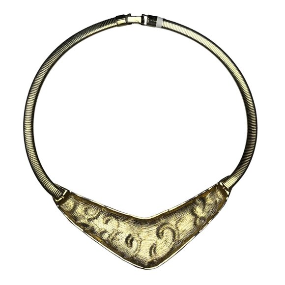 Vintage Gold-Tone Choker Necklace With Artistic Red Enamel Pattern & Textured De - Picture 2 of 2